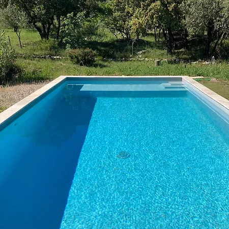 Holiday home Bergerie Des Mougeres *